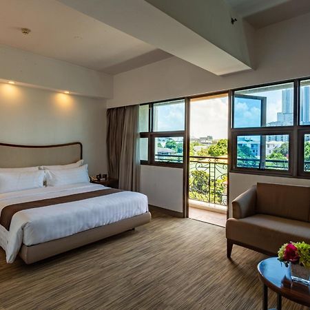 La Breza Hotel Quezon City Zewnętrze zdjęcie