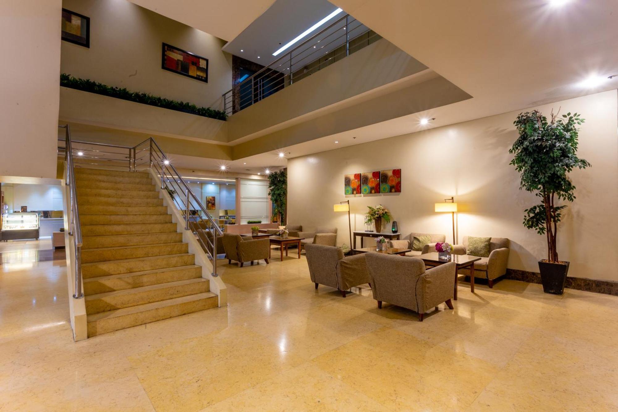 La Breza Hotel Quezon City Zewnętrze zdjęcie