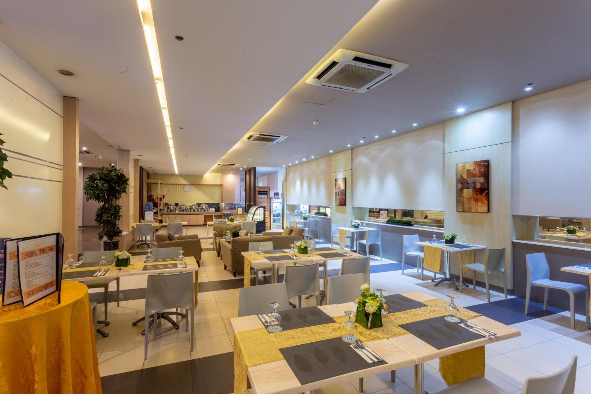 La Breza Hotel Quezon City Zewnętrze zdjęcie