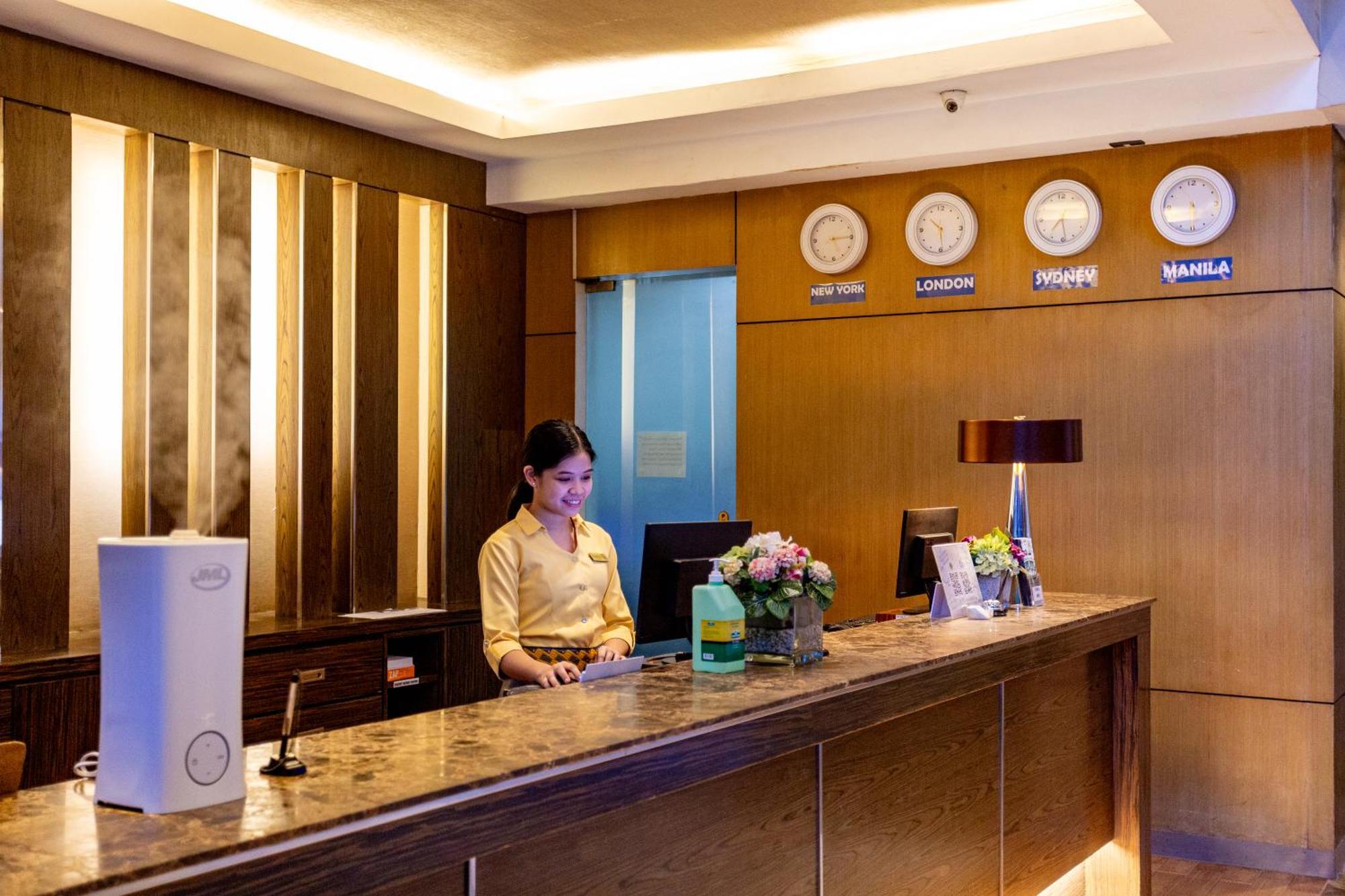 La Breza Hotel Quezon City Zewnętrze zdjęcie