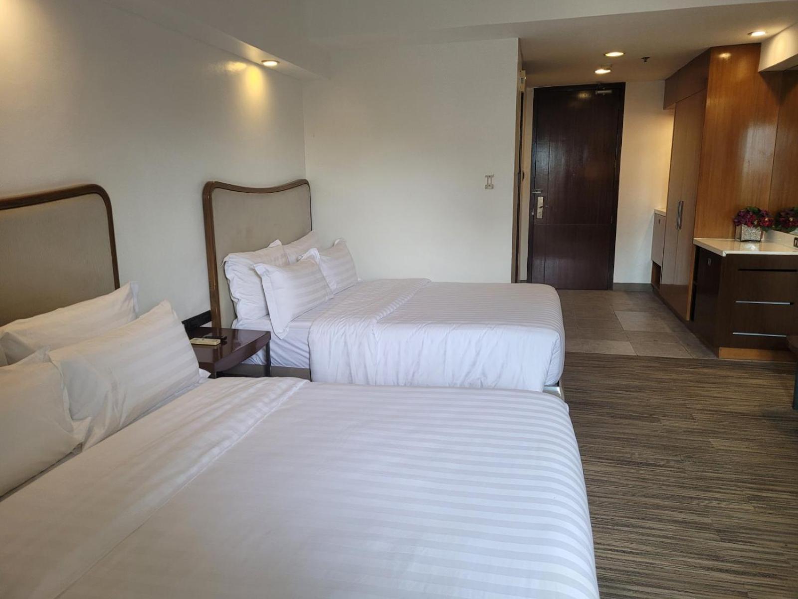 La Breza Hotel Quezon City Zewnętrze zdjęcie