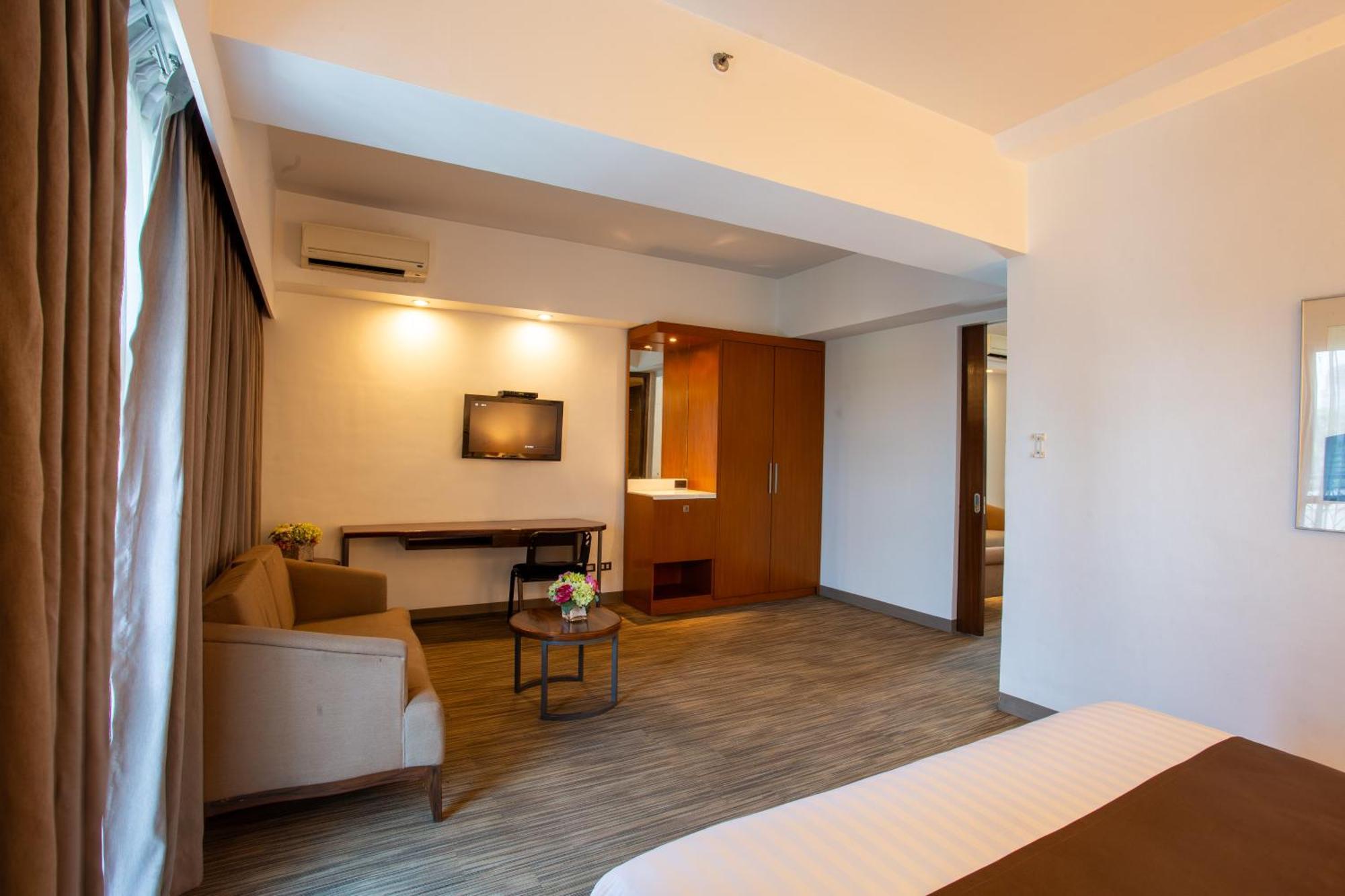 La Breza Hotel Quezon City Zewnętrze zdjęcie