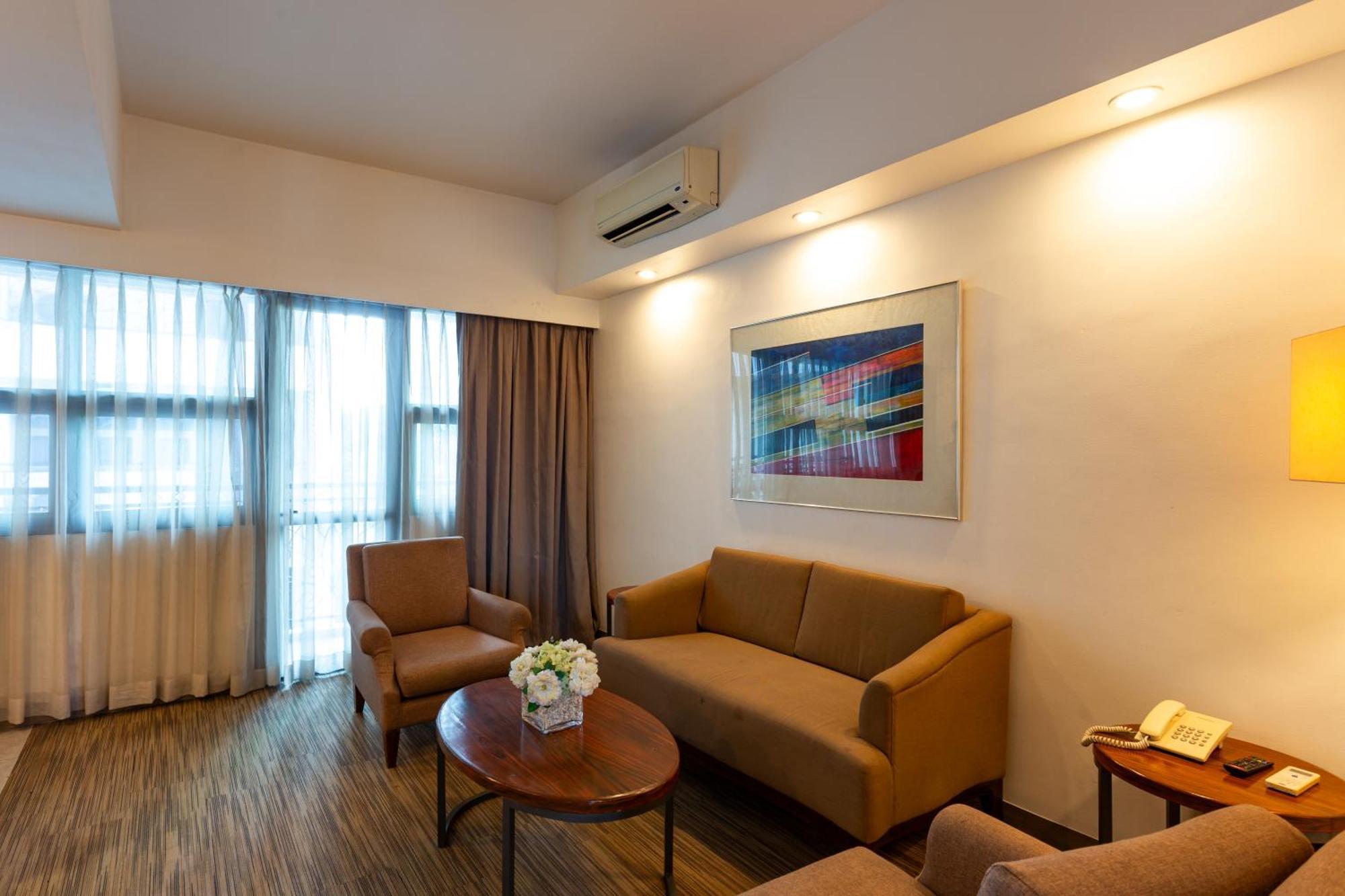 La Breza Hotel Quezon City Zewnętrze zdjęcie