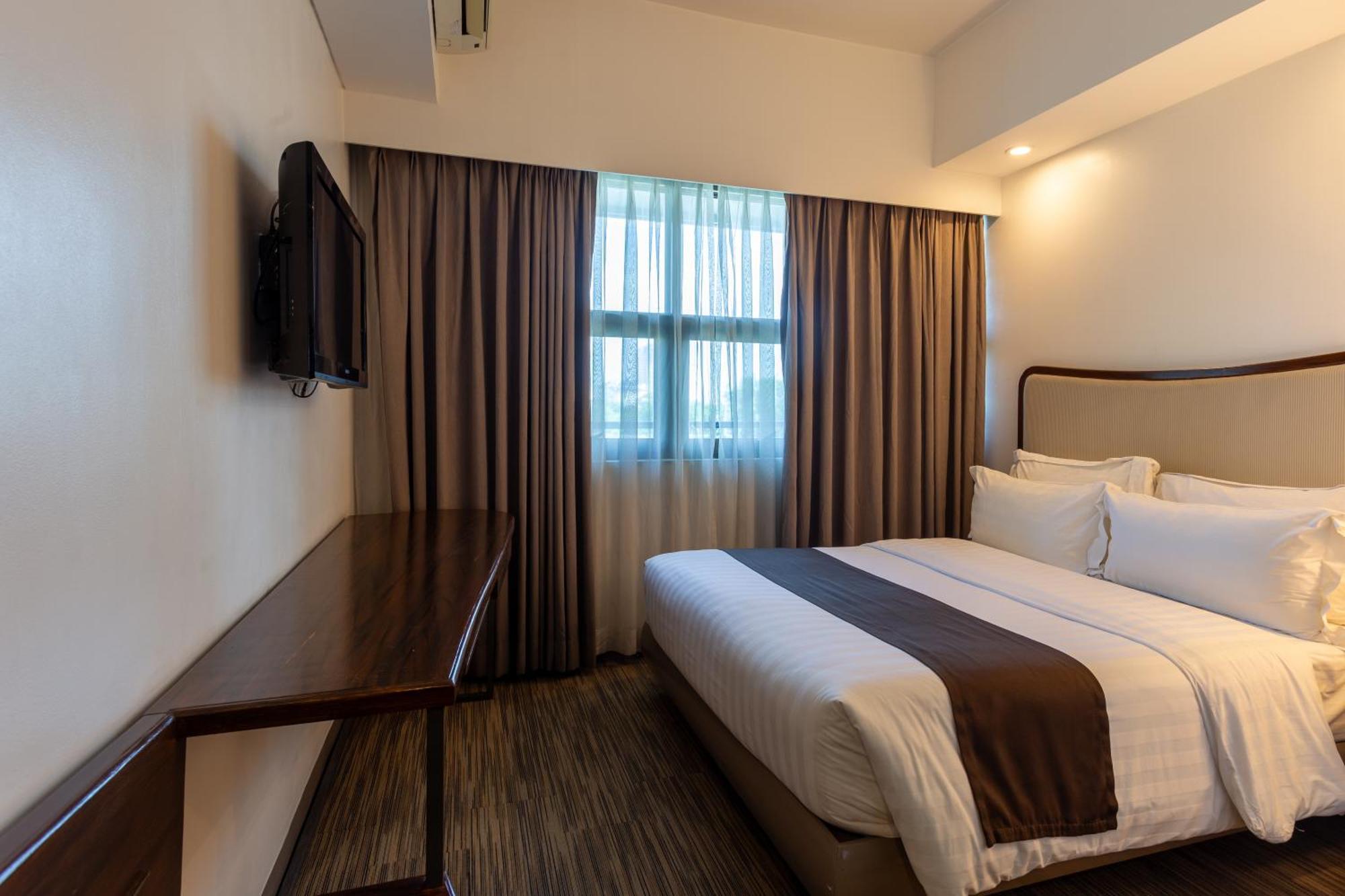 La Breza Hotel Quezon City Zewnętrze zdjęcie