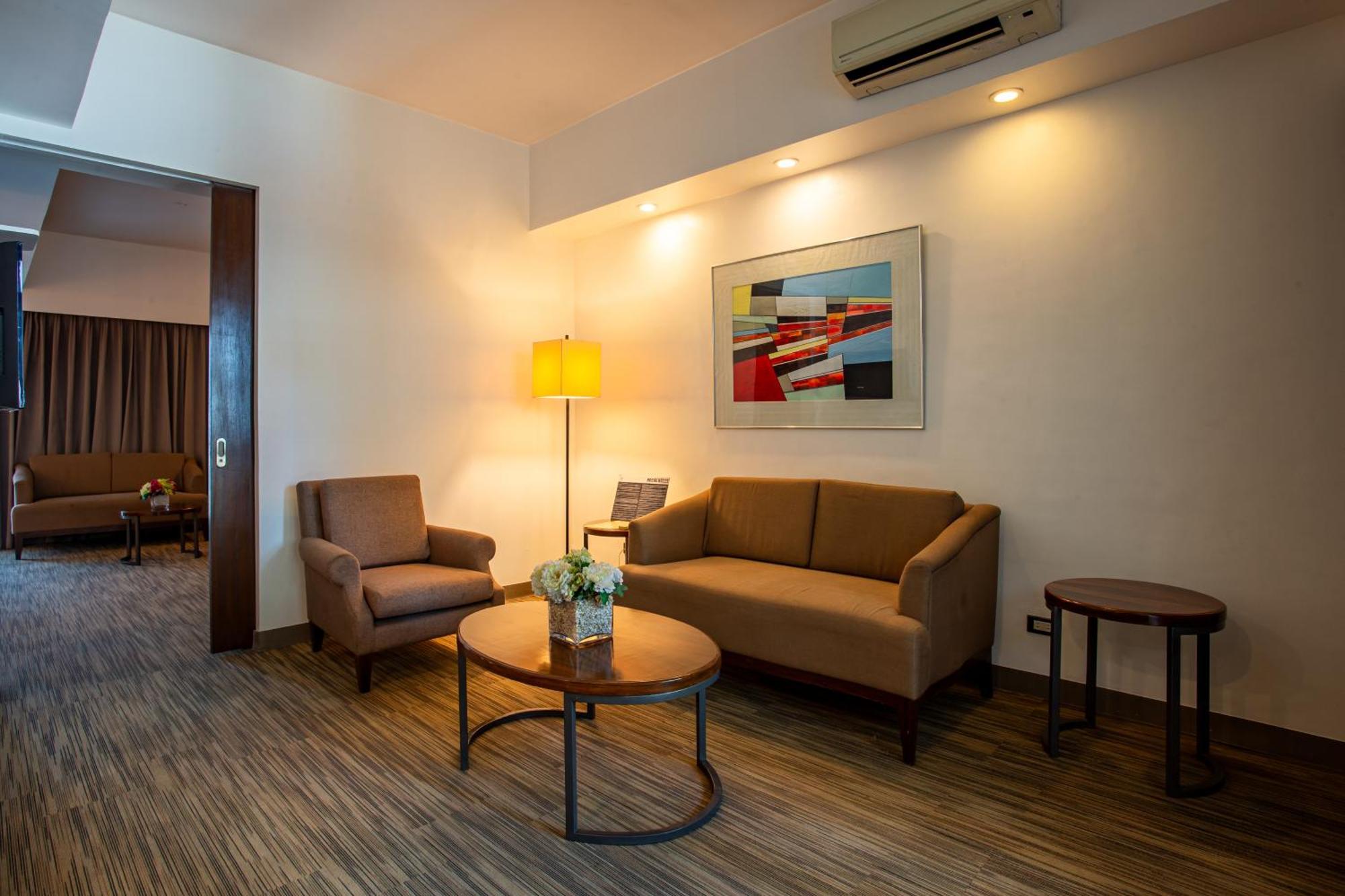 La Breza Hotel Quezon City Zewnętrze zdjęcie