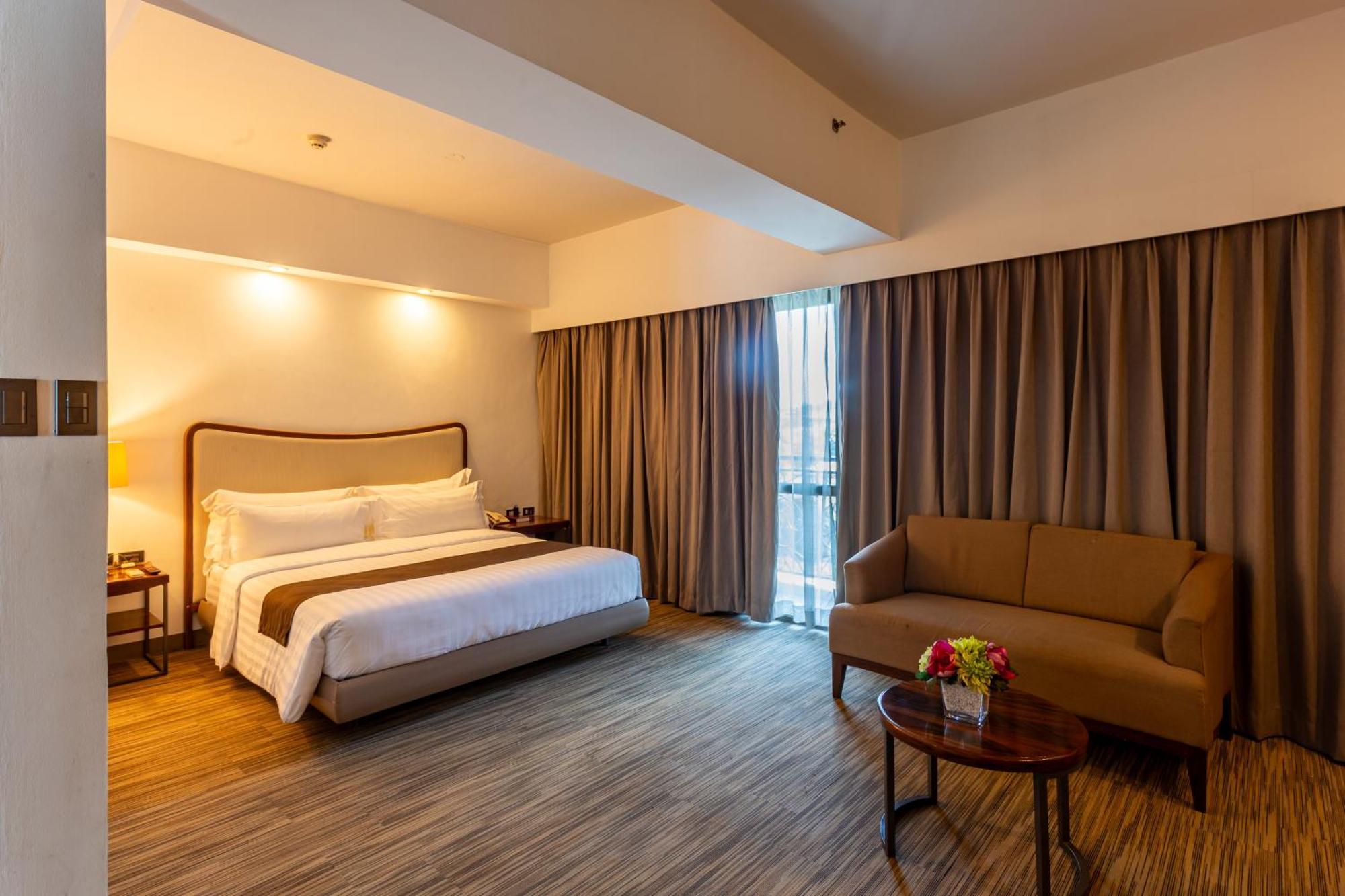 La Breza Hotel Quezon City Zewnętrze zdjęcie
