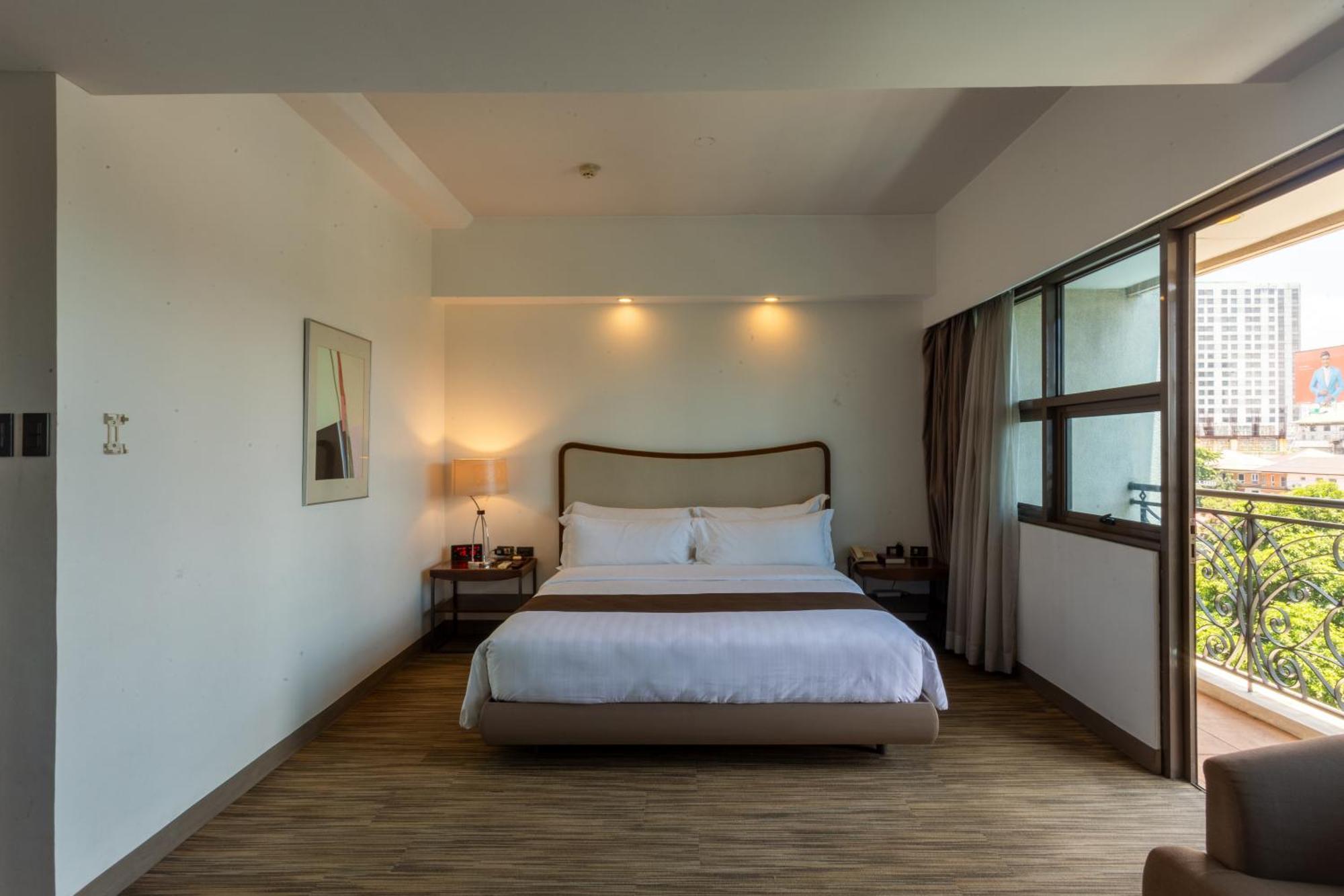 La Breza Hotel Quezon City Zewnętrze zdjęcie