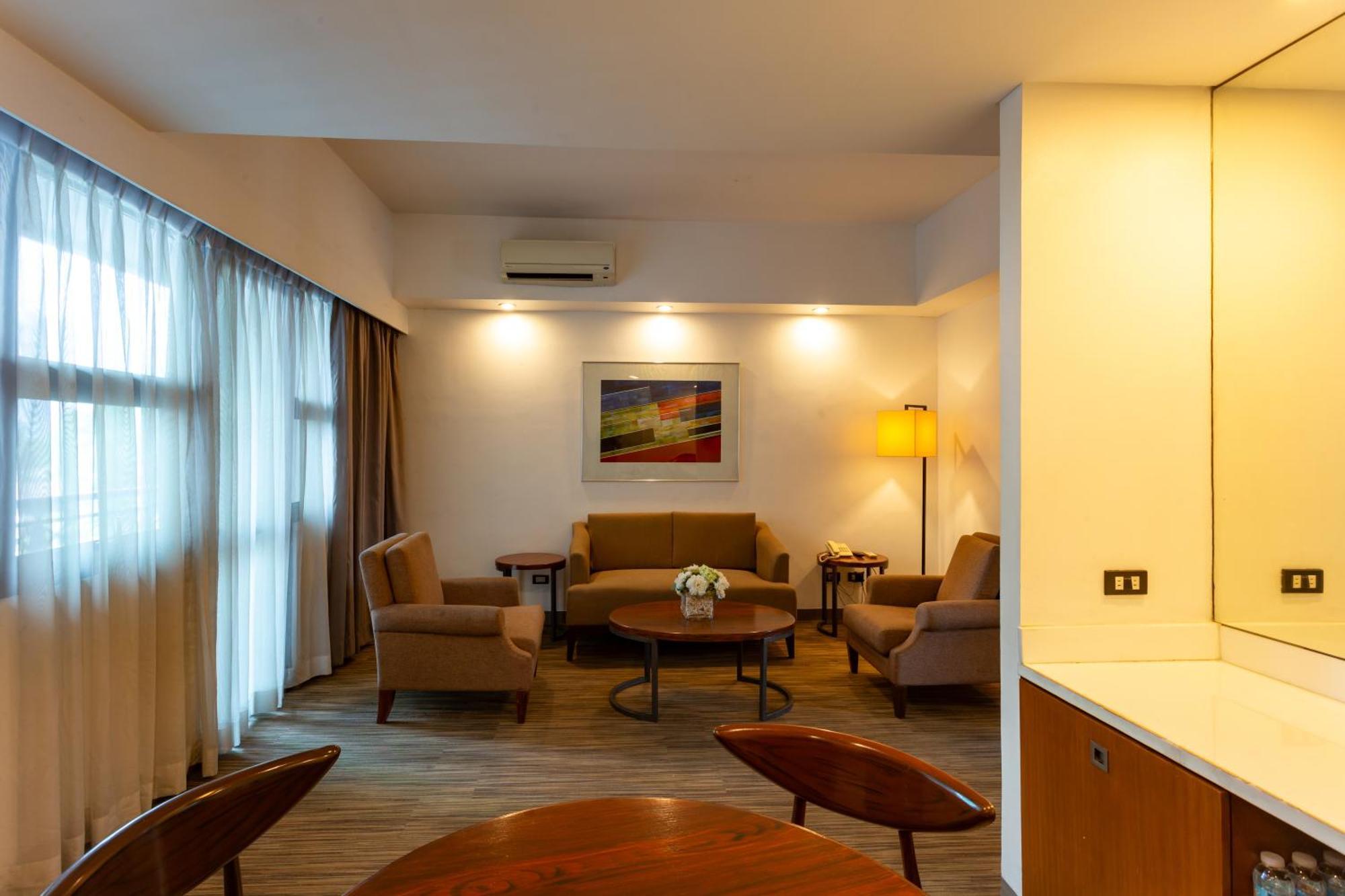 La Breza Hotel Quezon City Zewnętrze zdjęcie