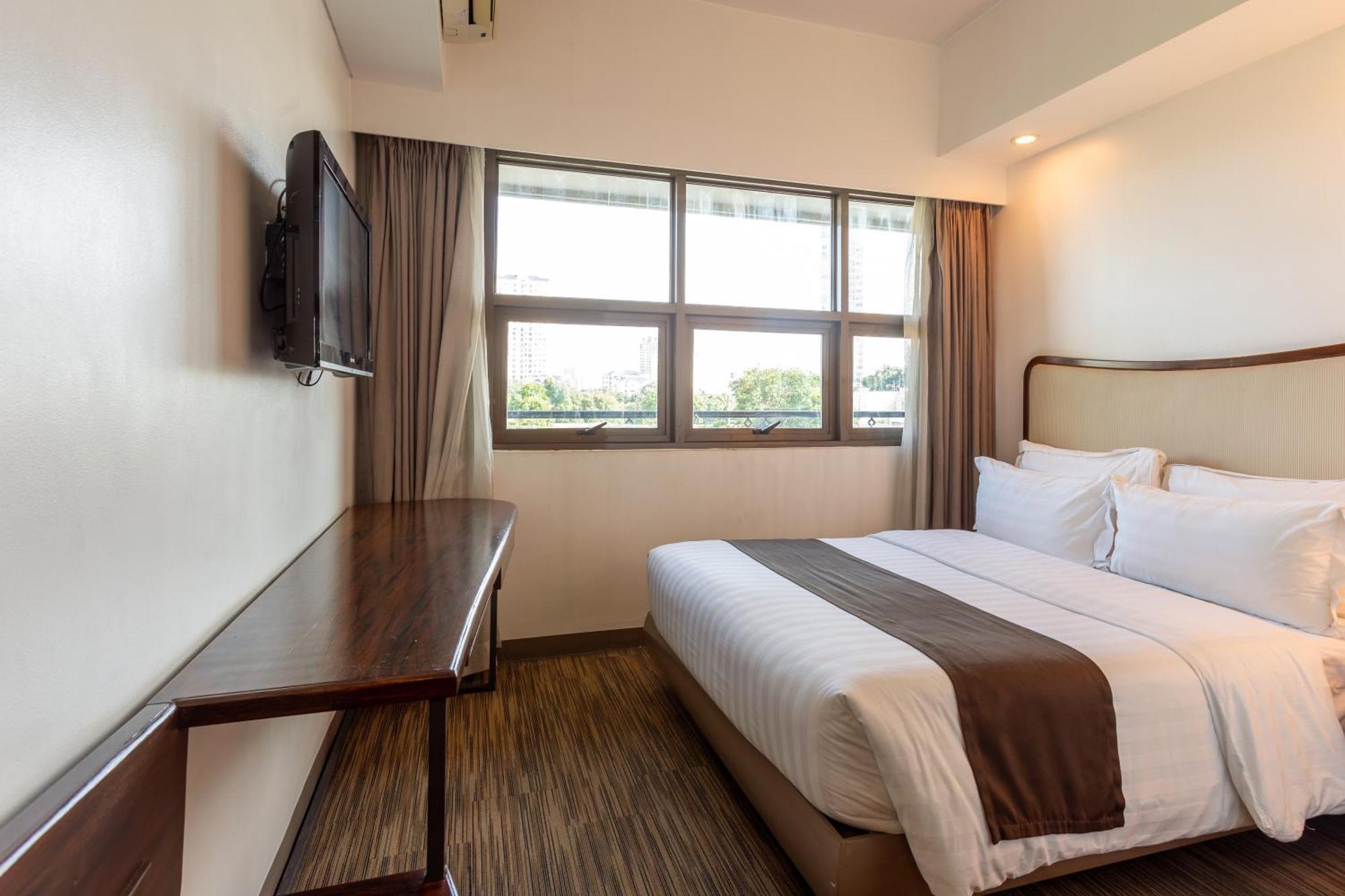 La Breza Hotel Quezon City Zewnętrze zdjęcie
